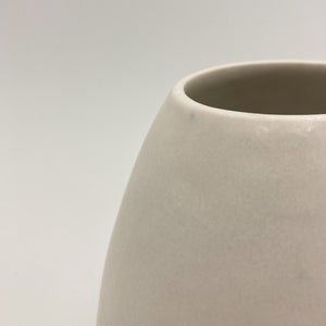 Vase-glossy-white